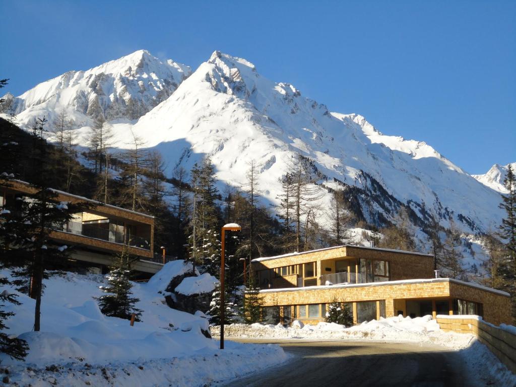 Gradonna Mountain Resort Chalets & Hotel Kals am Grossglockner Exterior photo