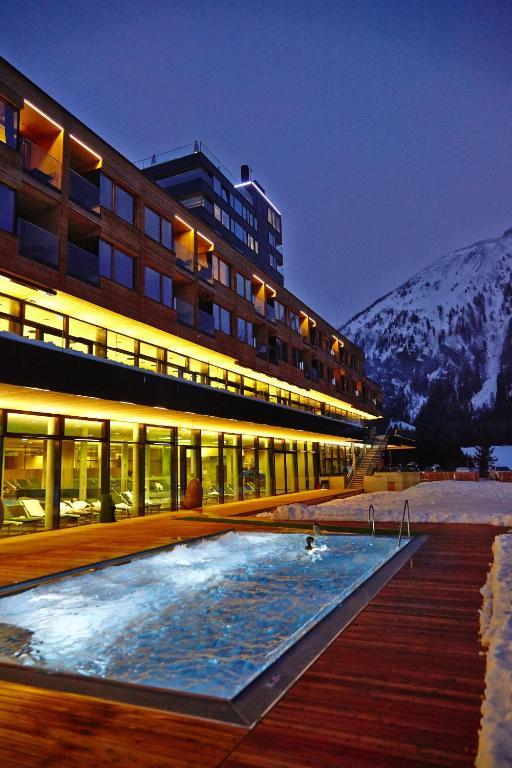 Gradonna Mountain Resort Chalets & Hotel Kals am Grossglockner Exterior photo