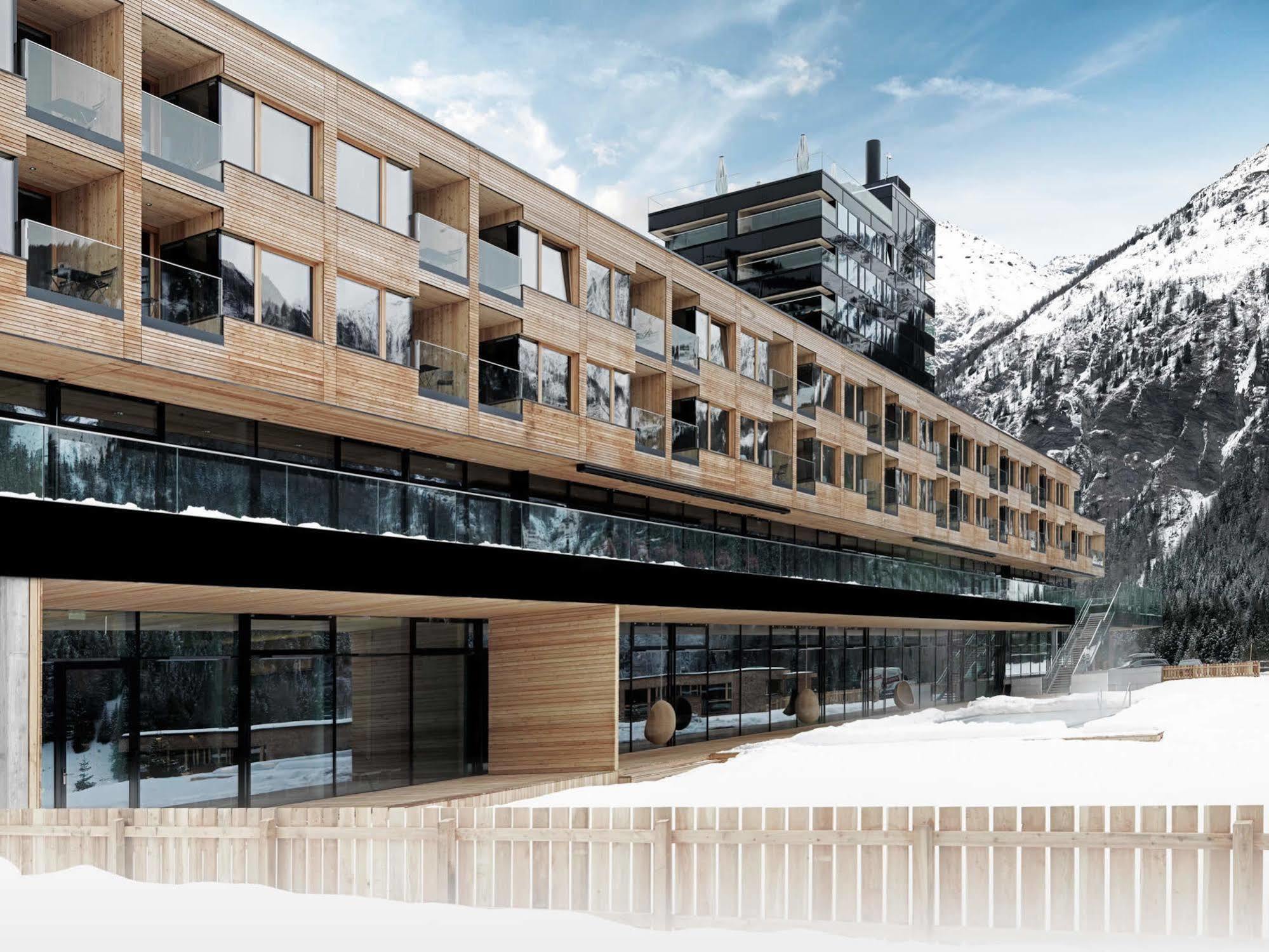 Gradonna Mountain Resort Chalets & Hotel Kals am Grossglockner Exterior photo