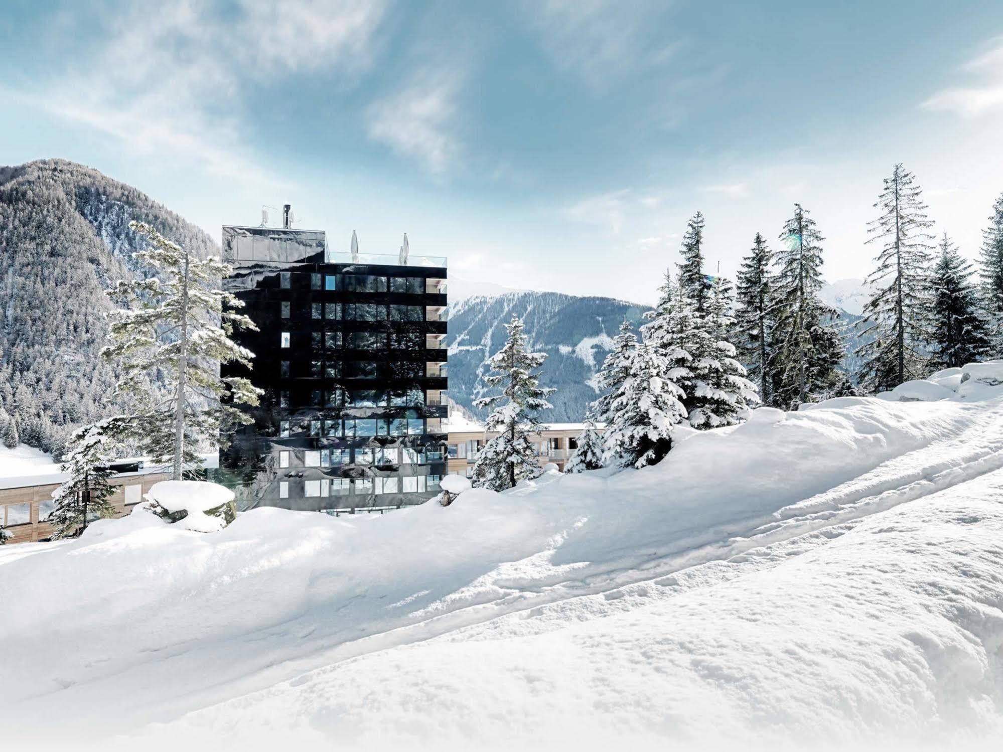 Gradonna Mountain Resort Chalets & Hotel Kals am Grossglockner Exterior photo